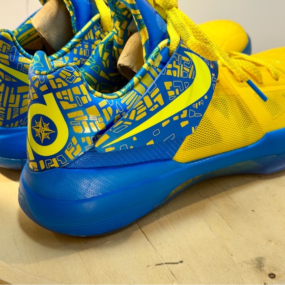 Nike KD 4 Basketball Shoes - Picture 6 of 9